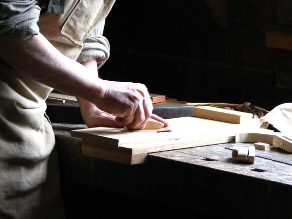 Nuestra <strong>carpintería de madera en  Morera (La)</strong> es una empresa de <strong>herencia familiar</strong>, por lo que  contamos con gran <strong>experiencia </strong>en la profesión.